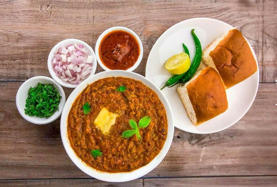 Easy Pav Bhaji Recipe: 5 Steps to Make Mumbai’s Iconic Street Food at Home
