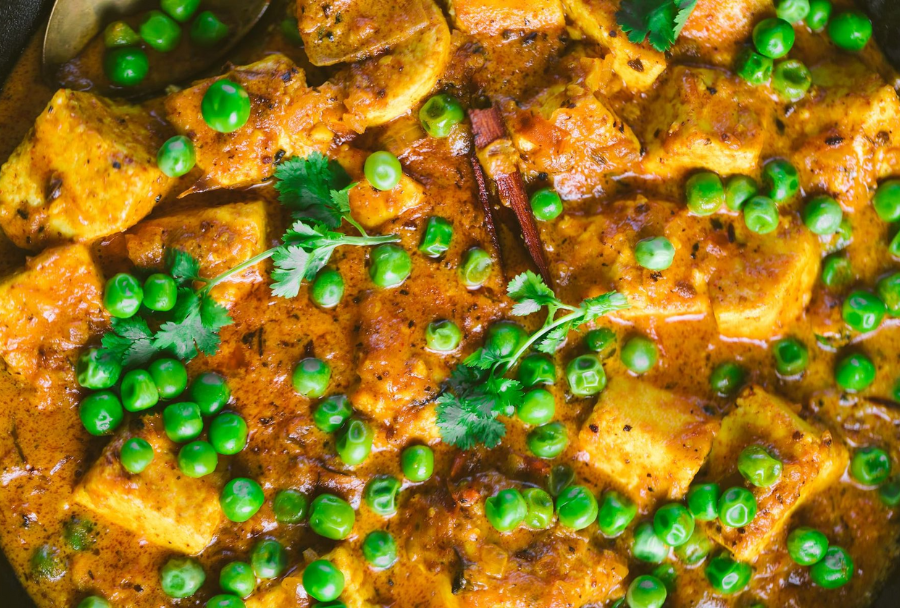 5 Easy Steps to Make Matar Paneer: North Indian Classic with Creamy Tomato Gravy and Peas
