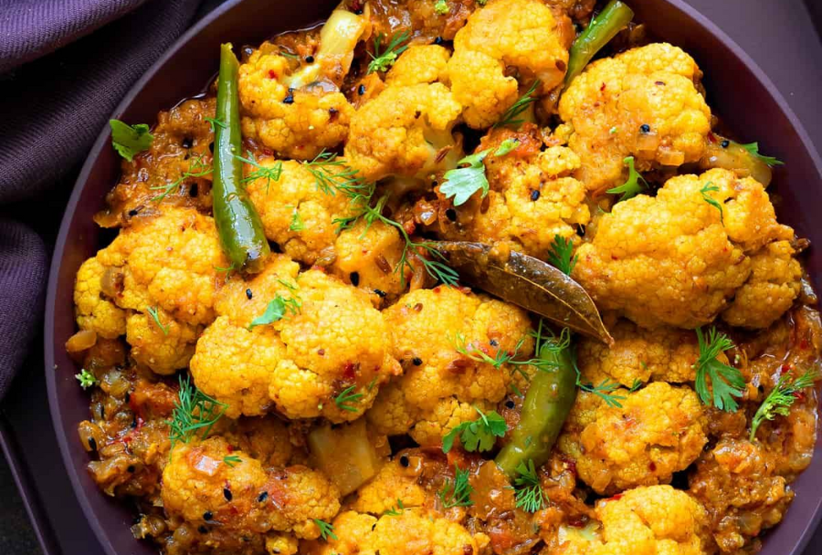 Aloo Gobi Recipe (Indian Spiced Potato & Cauliflower): A Homestyle Vegetarian Classic in 7 Simple Steps