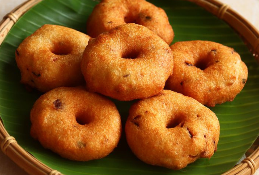5-Step Easy Traditional Medu Vada Recipe: Crispy, Golden South Indian Delight